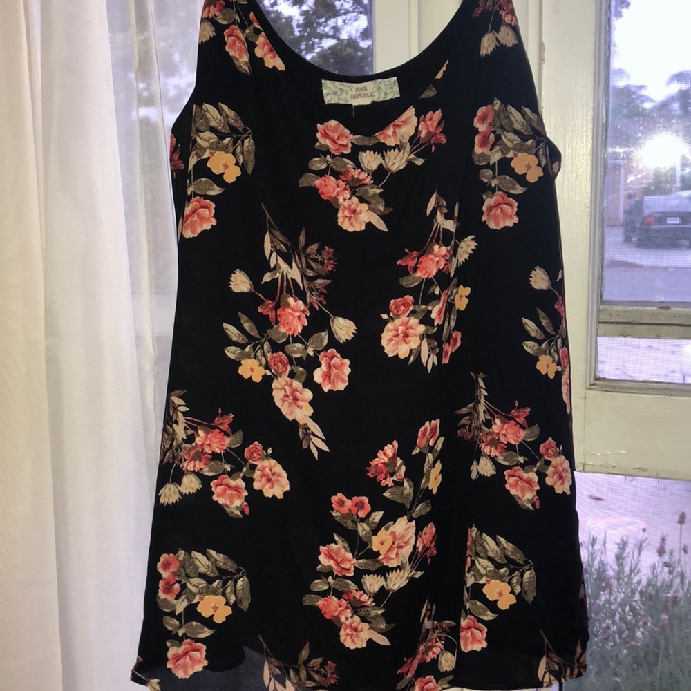 Floral chiffon juniors top